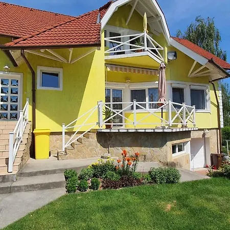 In - Balaton 18580 Apartman Fonyód