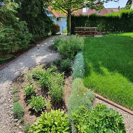 Apartman In Fonyod/balaton 18580 *
