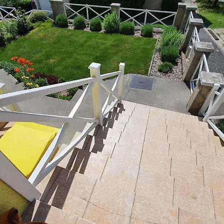 Apartman In Fonyod/balaton 18580 *