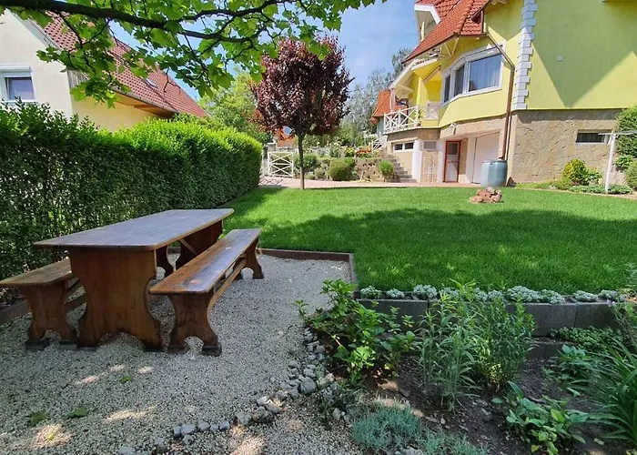 In - Balaton 18580 דירה